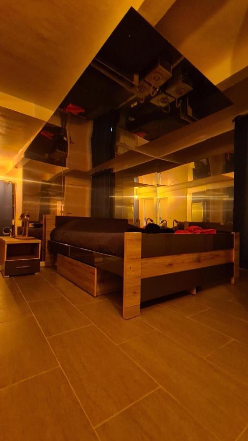 Apartment T2 Miroir Jardin Et Parking Prive