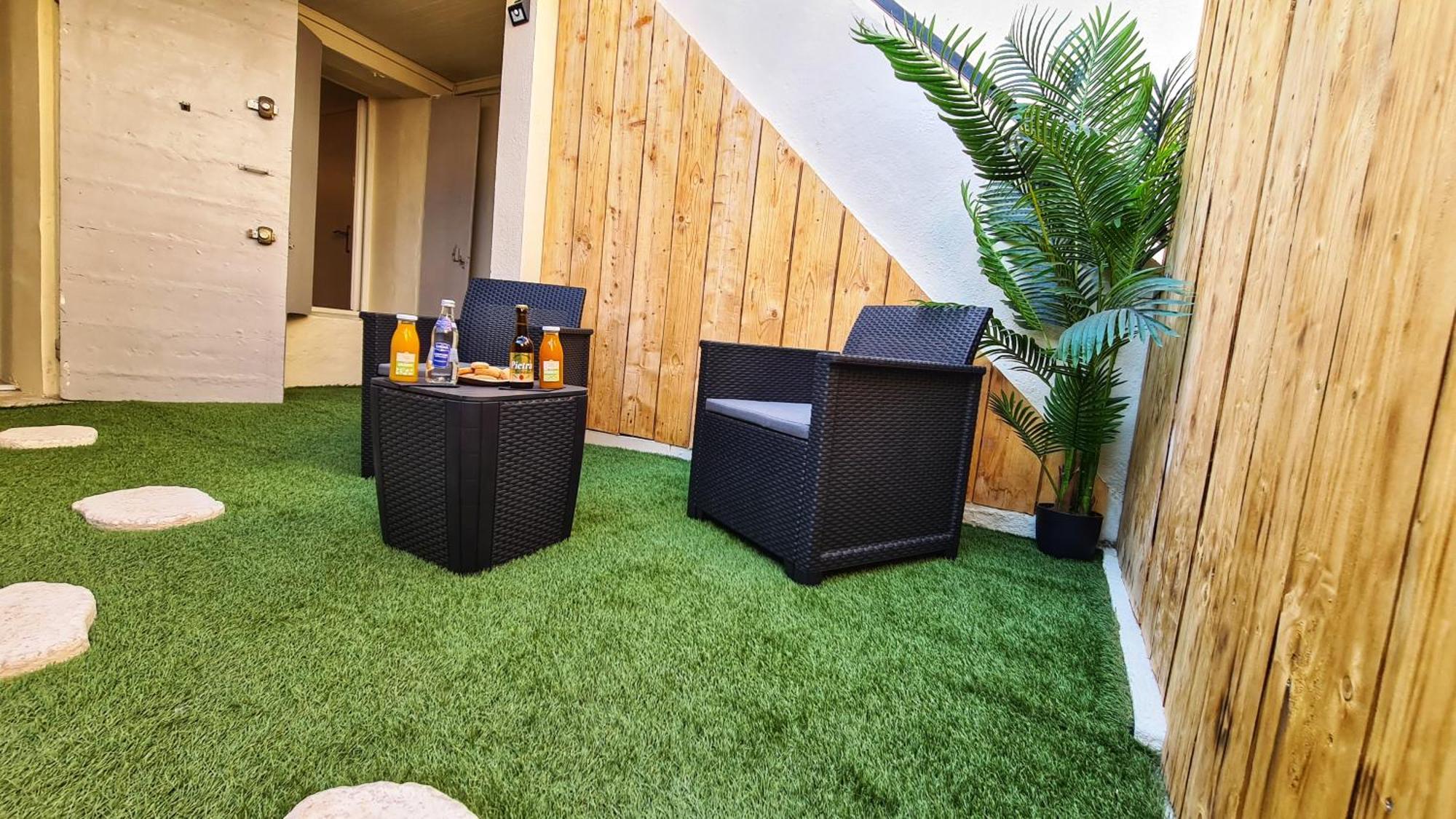 Apartment T2 Miroir Jardin Et Parking Prive *